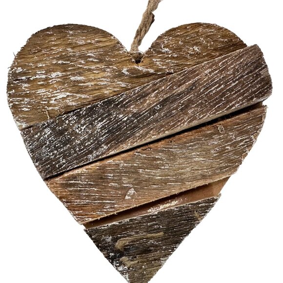 HANDCRAFTED WOODEN CHRISTMAS ORANAMENTS LOVE HEART SET 2 RUSTIC CABINCORE NEW - Picture 7 of 9